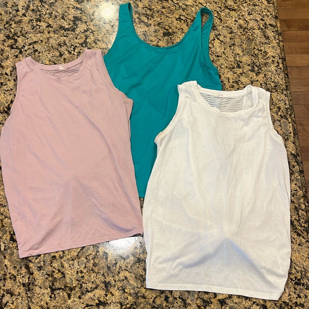 Bundle of 3 Old Navy Active Tank tops
